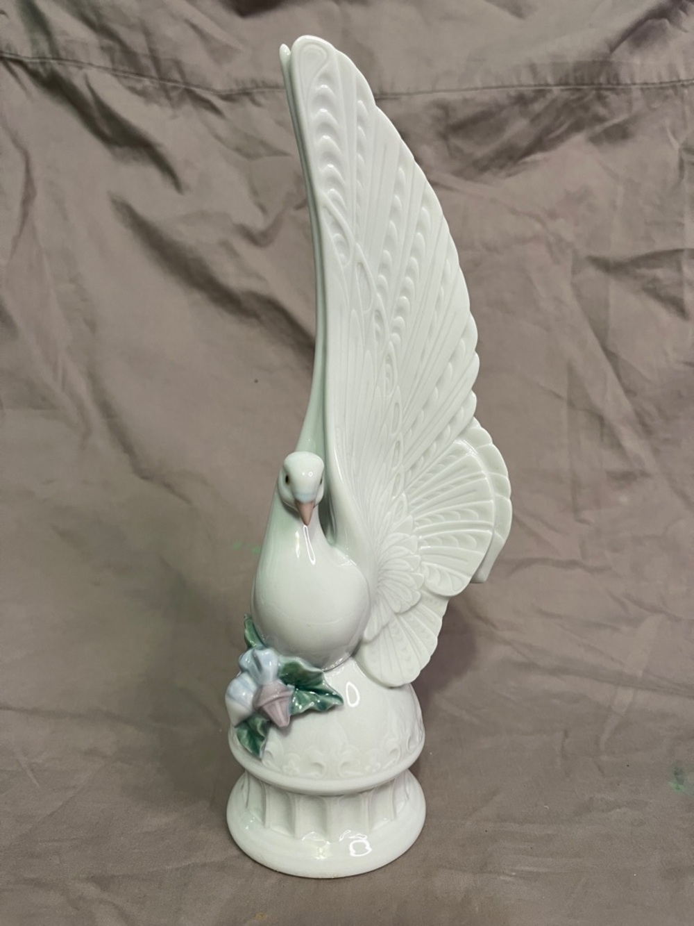 Vintage 1998 Lladro Porcelain 'Message of Love' Dove Figurine Tree Topper